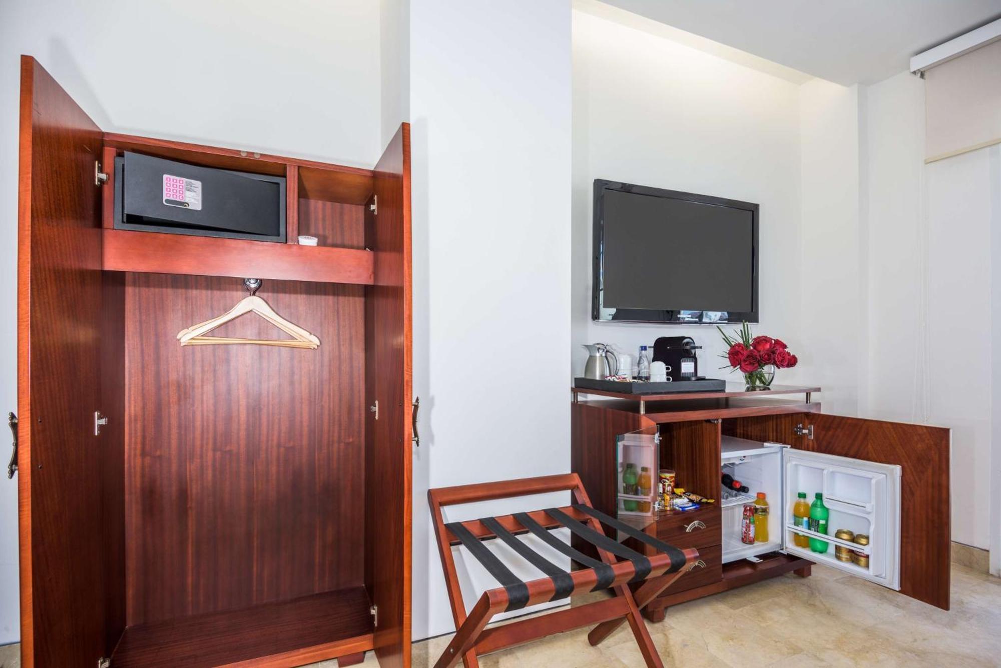 Nh Royal Urban Cartagena Hotel Eksteriør billede